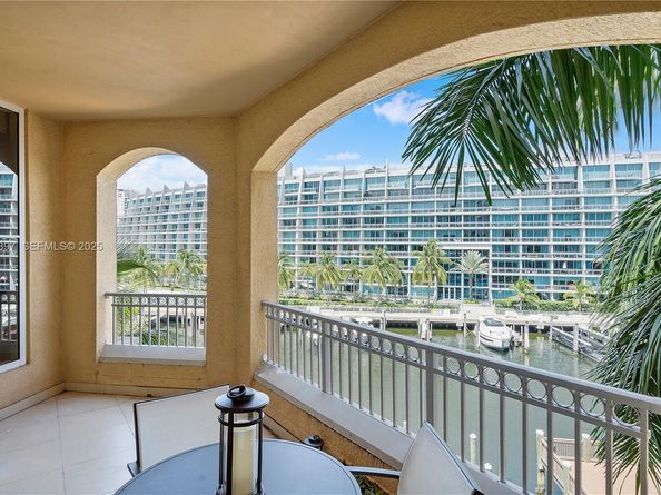 3001 NE 185th St 411, Aventura FL 33180