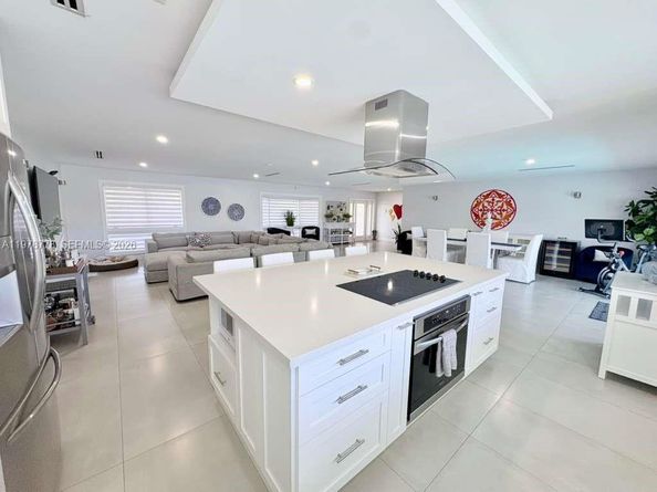 6890 Winged Foot Dr, Hialeah FL 33015