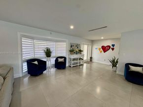 6890 Winged Foot Dr, Hialeah FL 33015