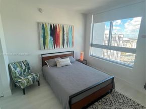 90 SW 3rd St 3706, Miami FL 33130