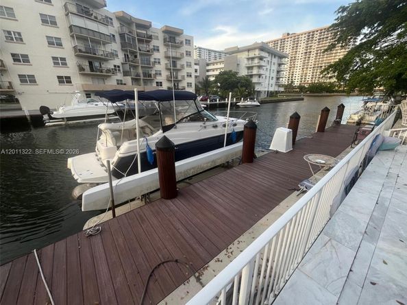 3915 NE 168th St 3915, North Miami Beach FL 33160