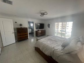3915 NE 168th St 3915, North Miami Beach FL 33160