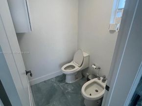 3915 NE 168th St 3915, North Miami Beach FL 33160
