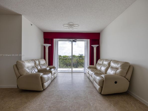 9725 NW 52nd St 415, Doral FL 33178