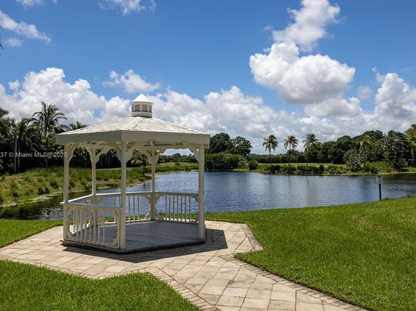 9725 NW 52nd St 415, Doral FL 33178