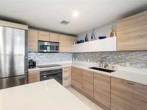 16385 Biscayne Blvd 503, North Miami Beach FL 33160