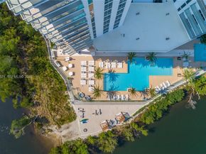 16385 Biscayne Blvd 503, North Miami Beach FL 33160