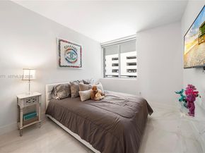 16385 Biscayne Blvd 503, North Miami Beach FL 33160