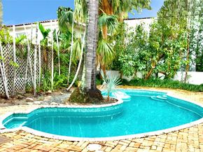 6121 La Gorce Dr, Miami Beach FL 33140
