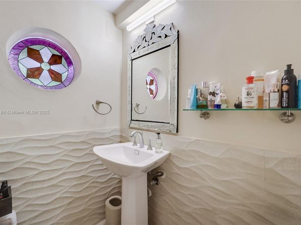 6121 La Gorce Dr, Miami Beach FL 33140