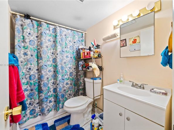 301 NW 177th St 227, Miami Gardens FL 33169