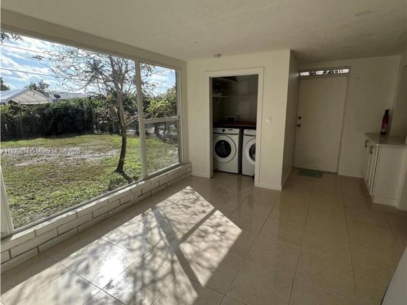 822 Avenida Hermosa, West Palm Beach FL 33405