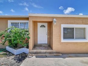822 Avenida Hermosa, West Palm Beach FL 33405
