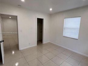 822 Avenida Hermosa, West Palm Beach FL 33405
