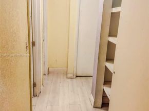 906 SW 74th Ave, North Lauderdale FL 33068