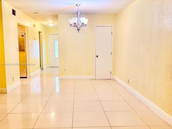 906 SW 74th Ave, North Lauderdale FL 33068