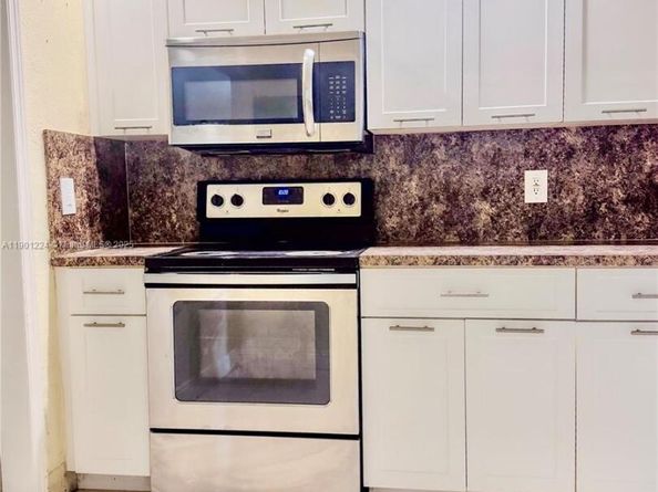 906 SW 74th Ave, North Lauderdale FL 33068