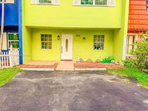 906 SW 74th Ave, North Lauderdale FL 33068