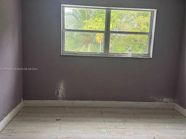 906 SW 74th Ave, North Lauderdale FL 33068