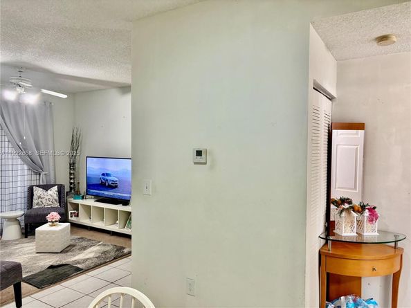 1791 NW 96th Ter 4N, Pembroke Pines FL 33024