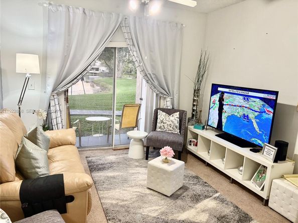 1791 NW 96th Ter 4N, Pembroke Pines FL 33024