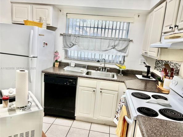 1791 NW 96th Ter 4N, Pembroke Pines FL 33024