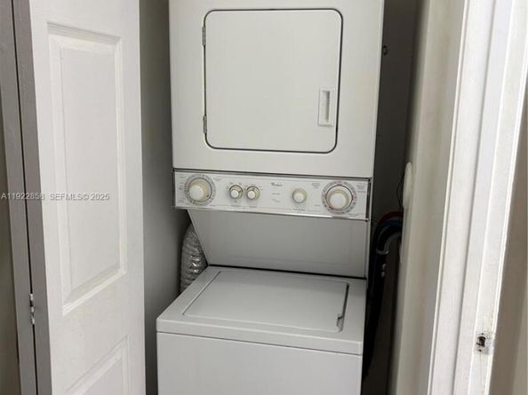 1791 NW 96th Ter 4N, Pembroke Pines FL 33024