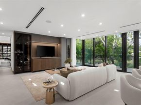 3571 Fair Isle St, Miami FL 33133