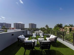 3571 Fair Isle St, Miami FL 33133