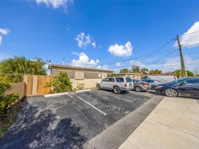 223 SW 5th Ct, Deerfield Beach FL 33441