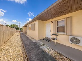 223 SW 5th Ct, Deerfield Beach FL 33441