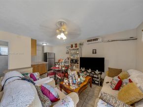 223 SW 5th Ct, Deerfield Beach FL 33441