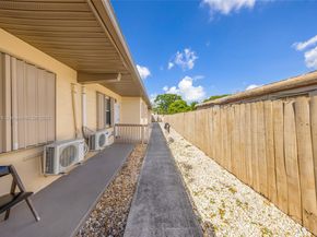 223 SW 5th Ct, Deerfield Beach FL 33441