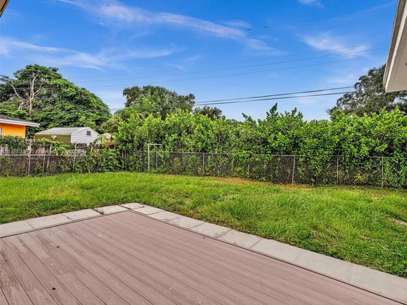 823 SW 27th St, Fort Lauderdale FL 33315