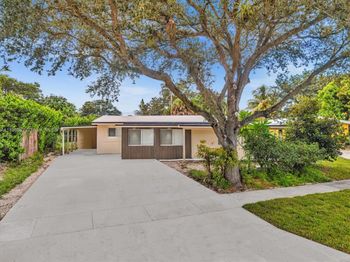 823 SW 27th St