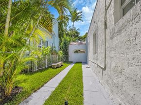 1213 La Mancha Ave, Coral Gables FL 33134
