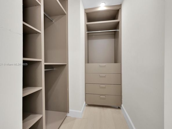 1213 La Mancha Ave, Coral Gables FL 33134