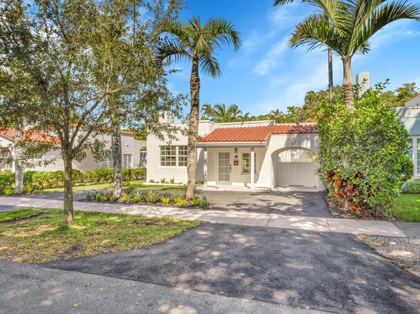 1213 La Mancha Ave, Coral Gables FL 33134