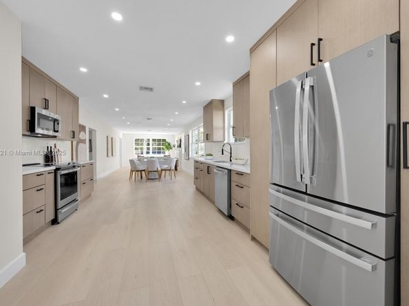 1213 La Mancha Ave, Coral Gables FL 33134