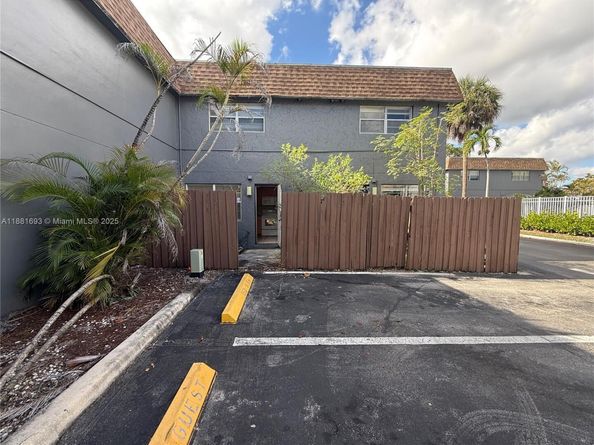 4625 NW 9th Dr 4625, Plantation FL 33317