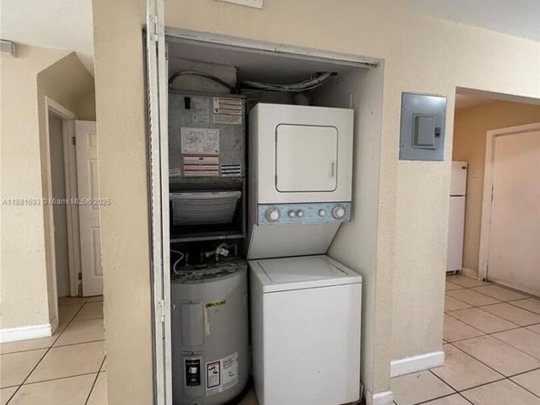 4625 NW 9th Dr 4625, Plantation FL 33317