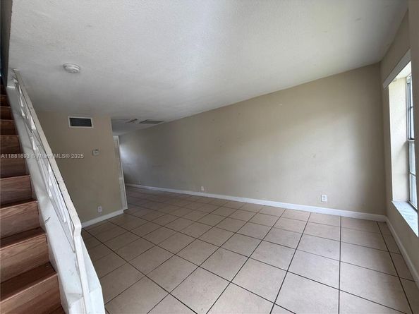 4625 NW 9th Dr 4625, Plantation FL 33317