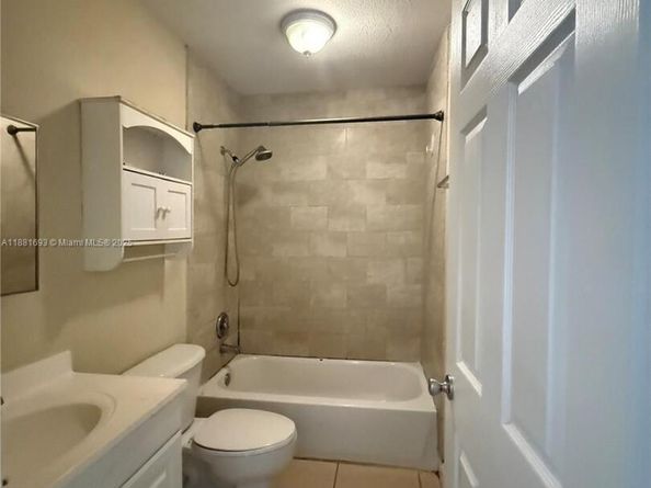 4625 NW 9th Dr 4625, Plantation FL 33317