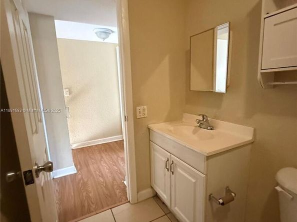 4625 NW 9th Dr 4625, Plantation FL 33317