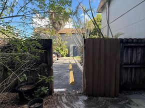 4625 NW 9th Dr 4625, Plantation FL 33317