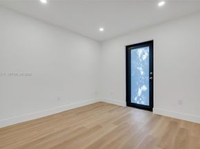 17887 78th Pl, Hialeah FL 33015