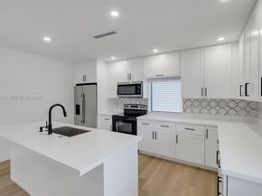 17887 78th Pl, Hialeah FL 33015