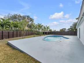 17887 78th Pl, Hialeah FL 33015