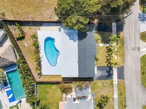 17887 78th Pl, Hialeah FL 33015