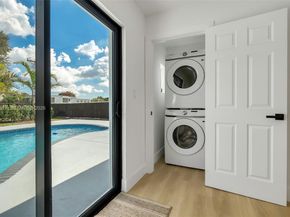 17887 78th Pl, Hialeah FL 33015